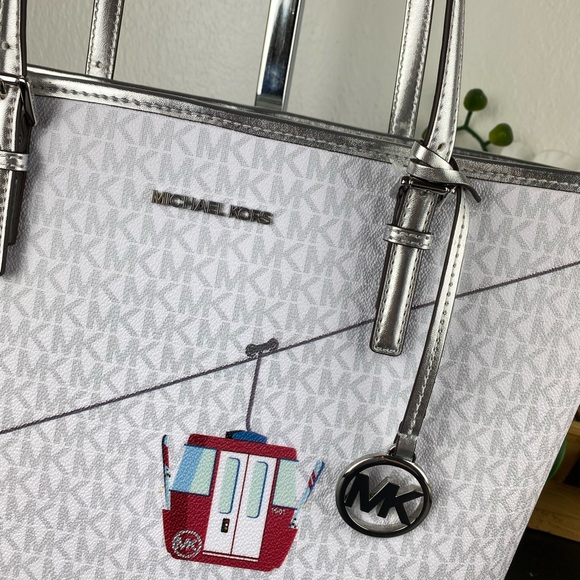 Michael Kors Jet Set Travel MD Carryall Tote Girls Graphic - Picture 2 of 9